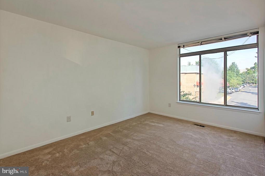 SOUTHAMPTON - Residential Lease