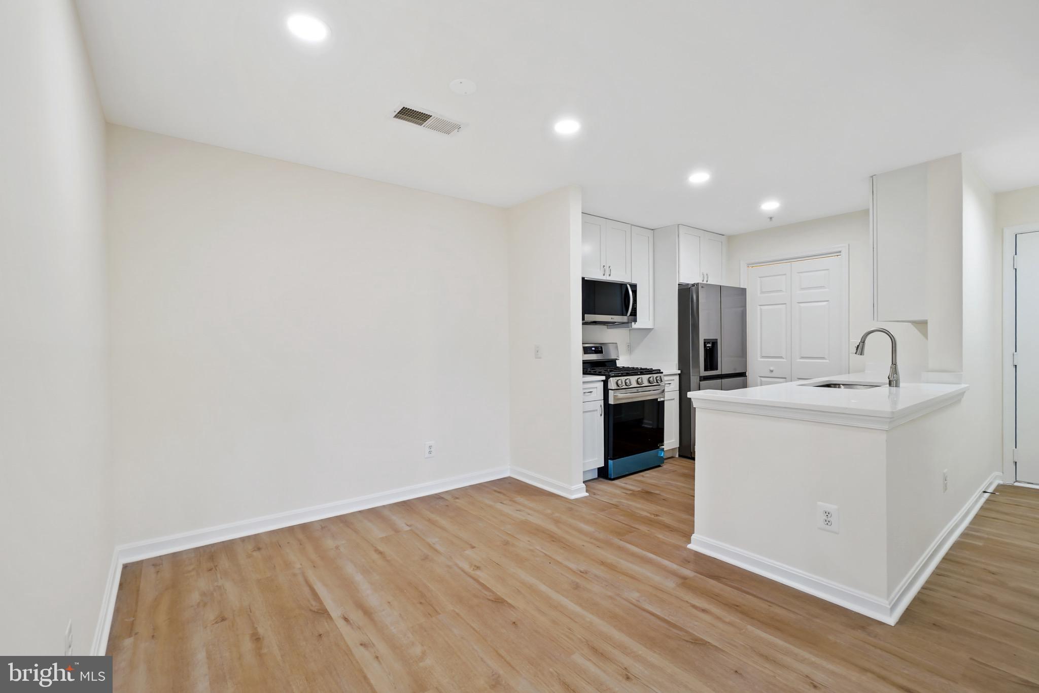 PROSPECT COVE AT LAKESID - Residential