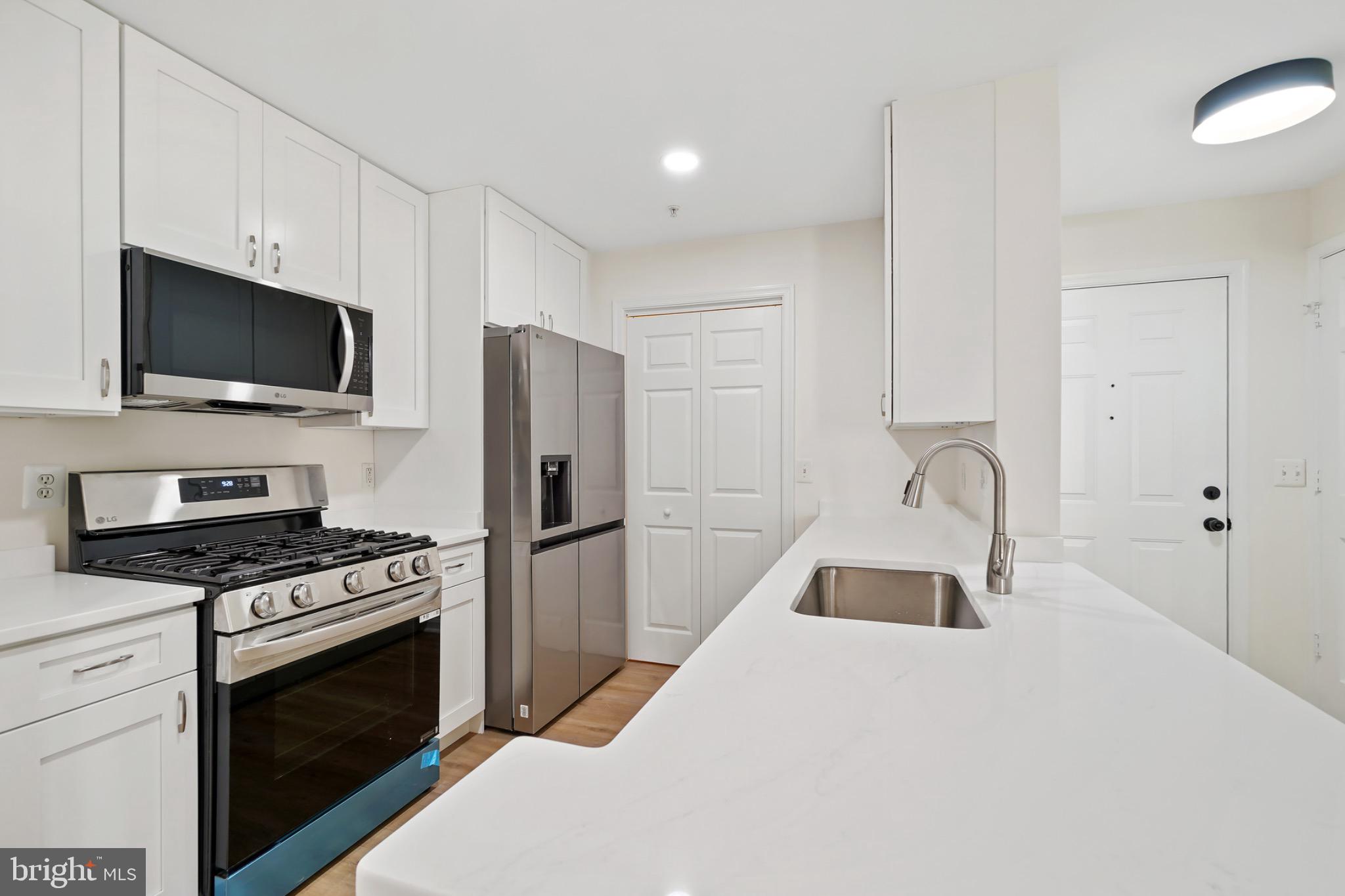 PROSPECT COVE AT LAKESID - Residential