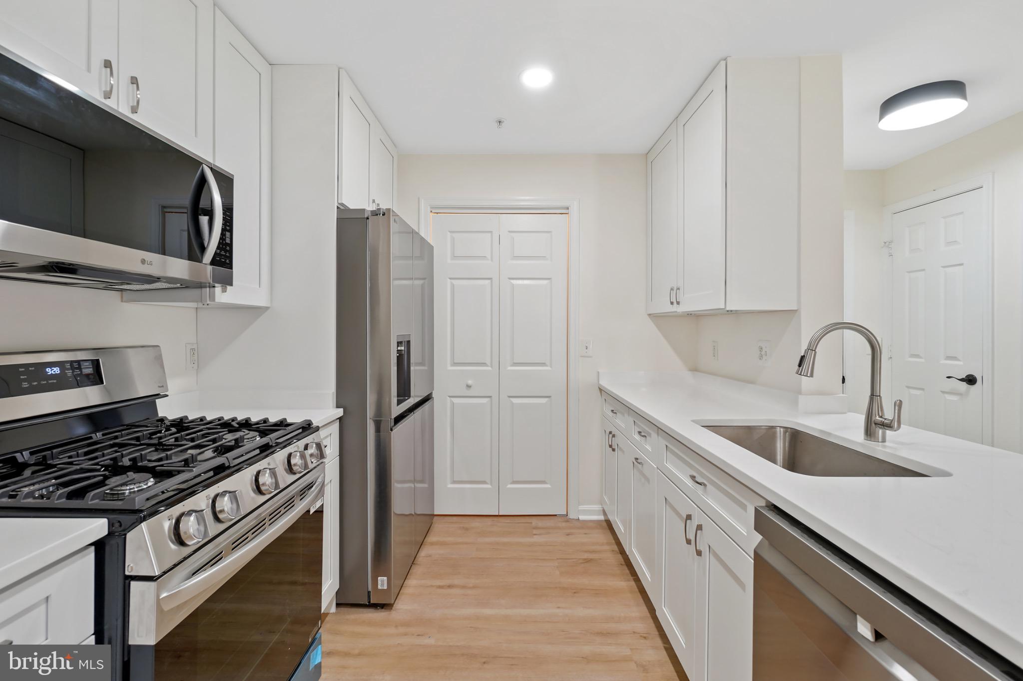 PROSPECT COVE AT LAKESID - Residential