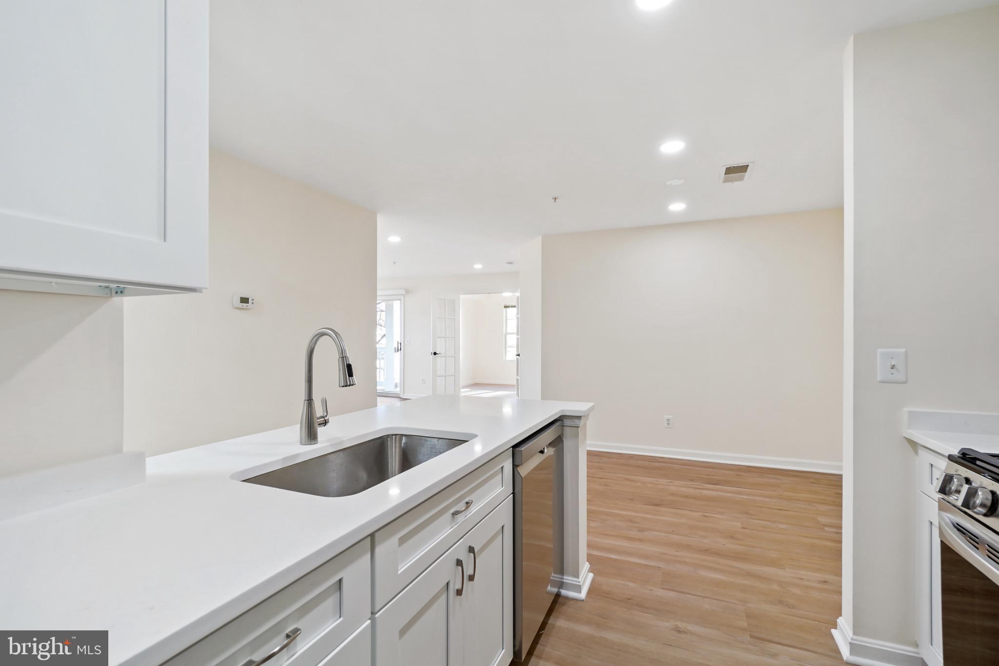 PROSPECT COVE AT LAKESID - Residential