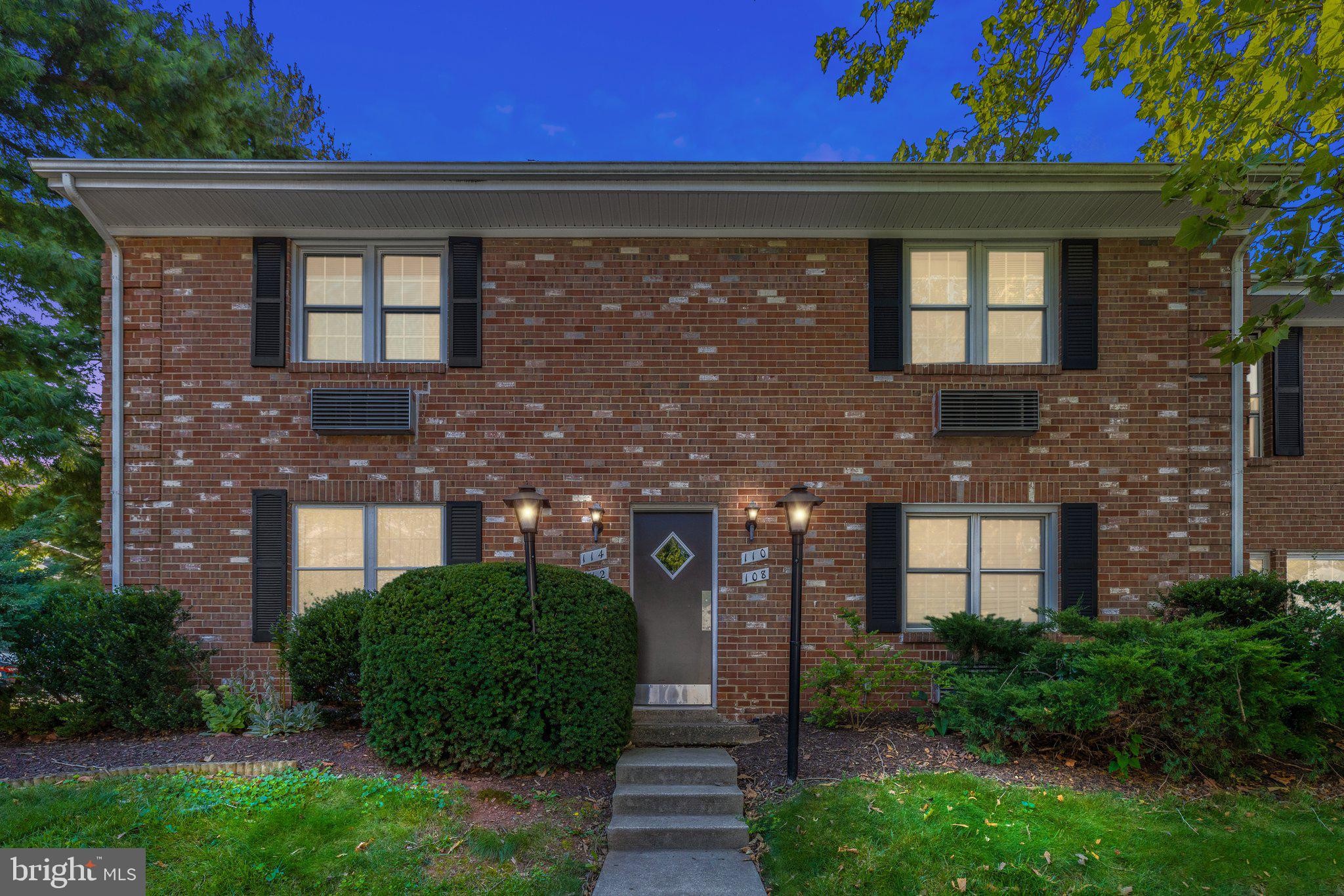 PEMBROOKE - Residential