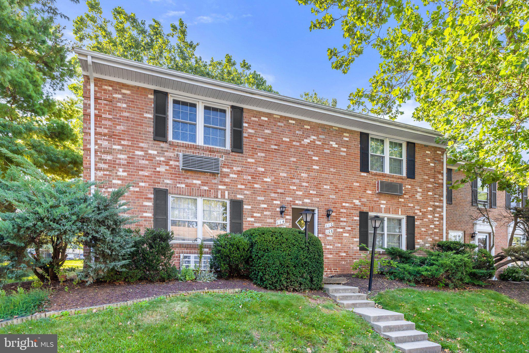 PEMBROOKE - Residential