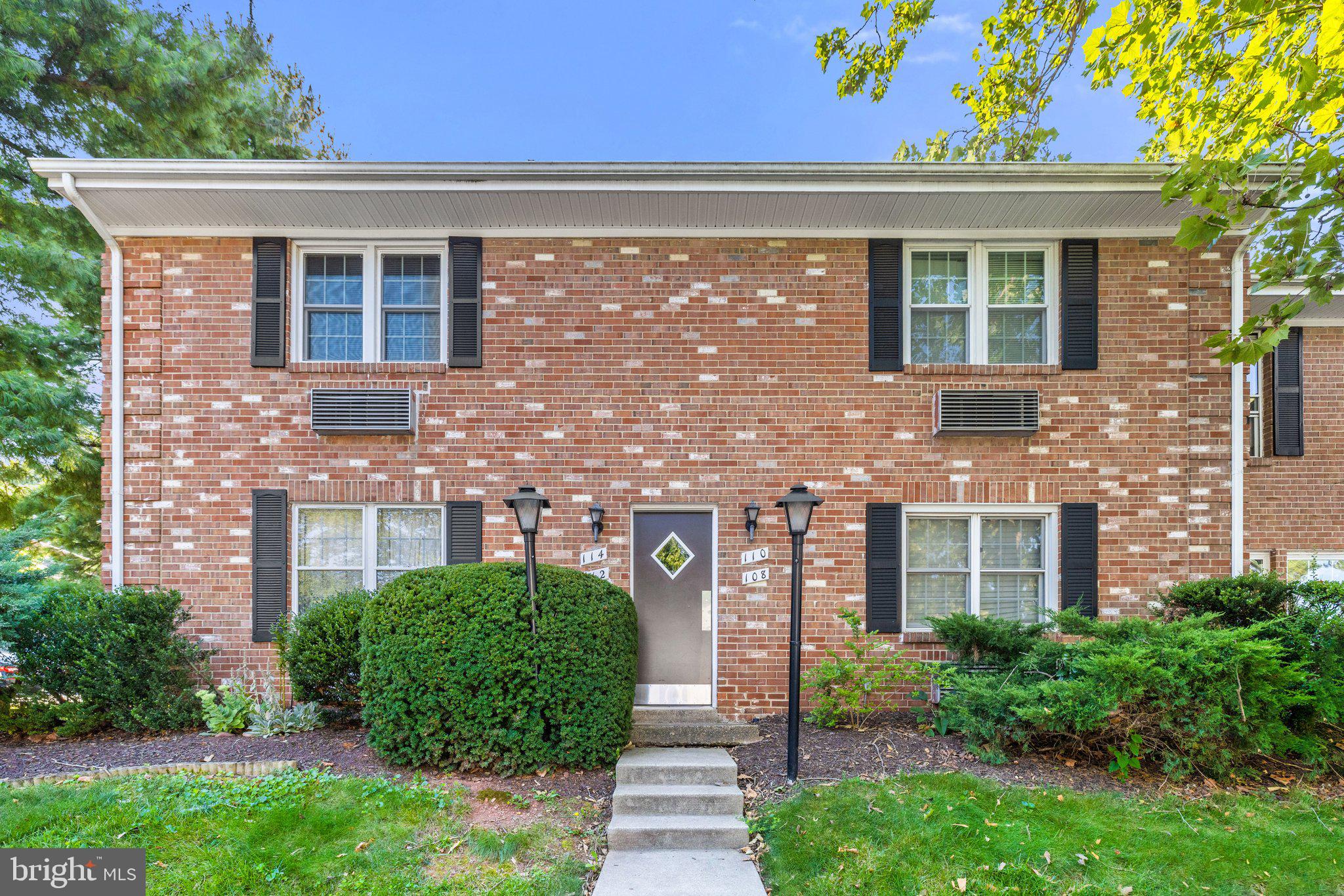 PEMBROOKE - Residential