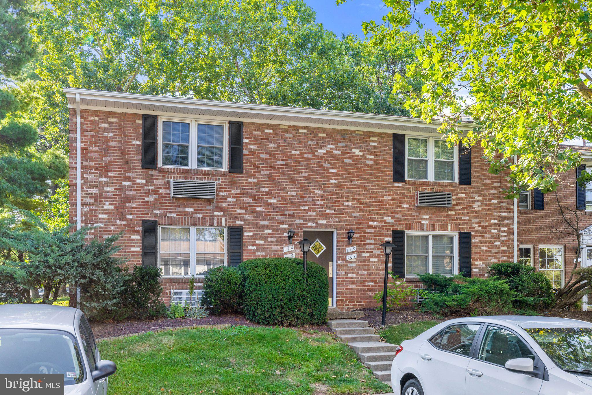 PEMBROOKE - Residential