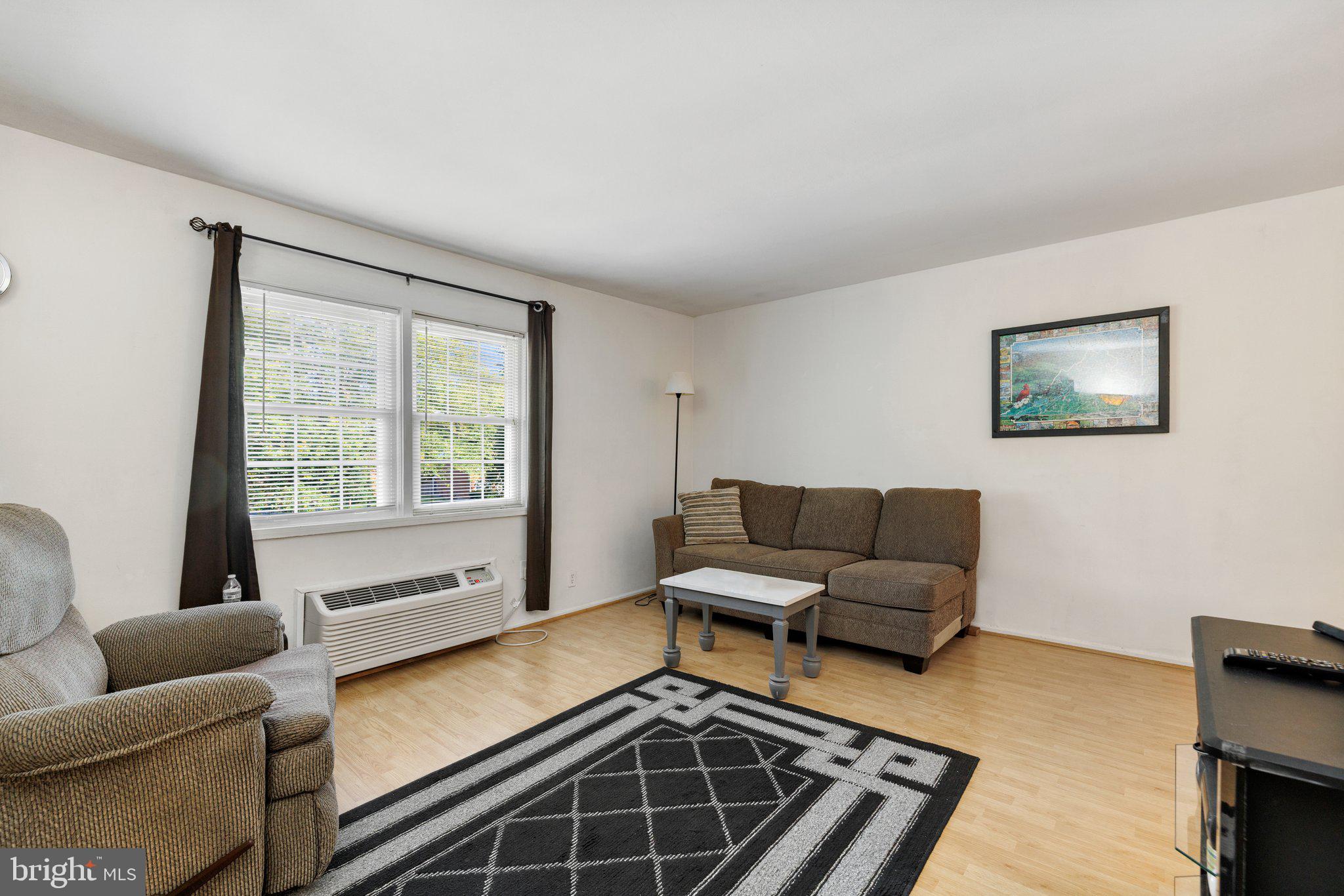 PEMBROOKE - Residential