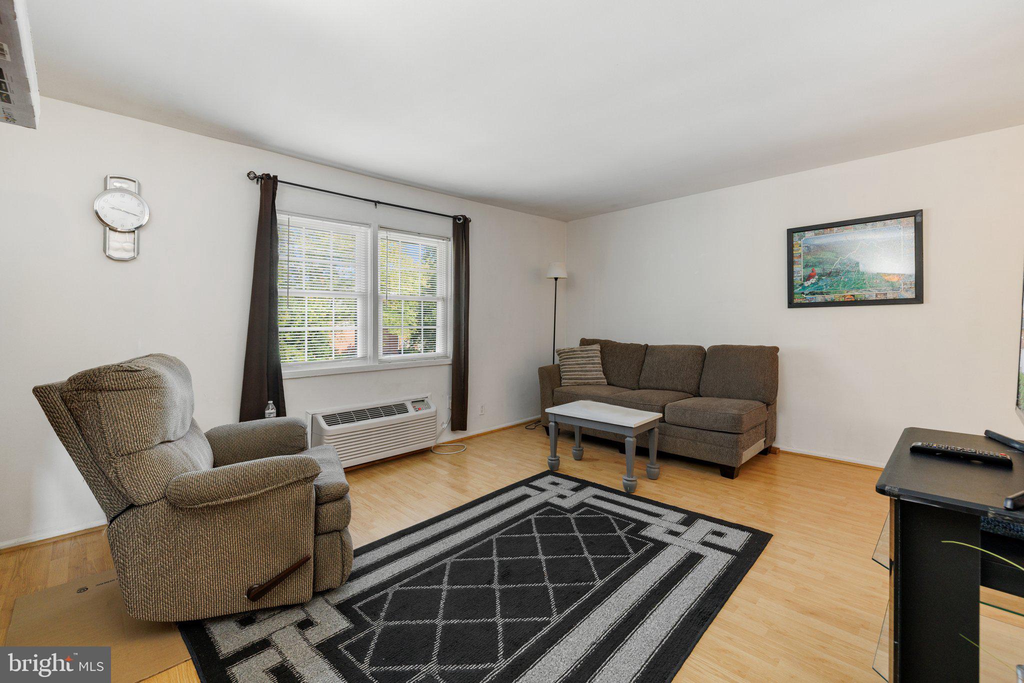 PEMBROOKE - Residential