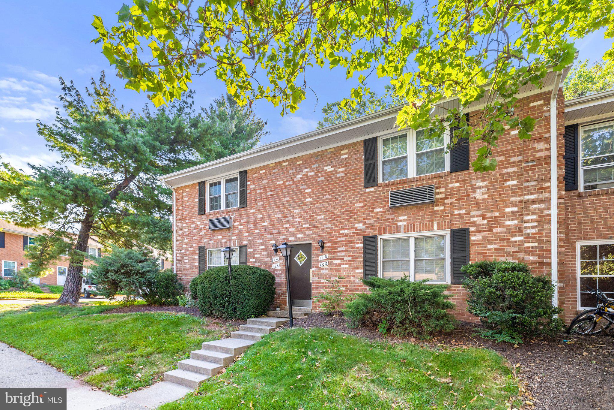 PEMBROOKE - Residential