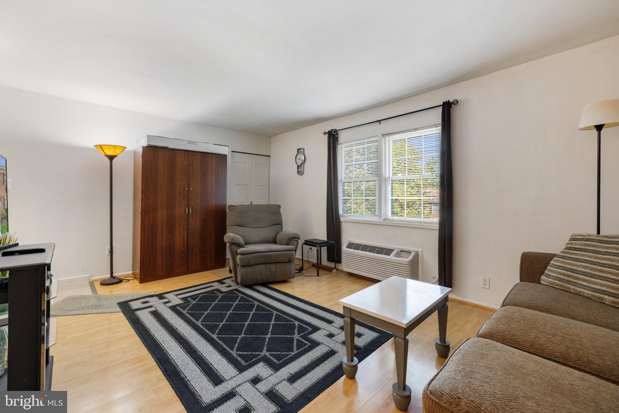 PEMBROOKE - Residential