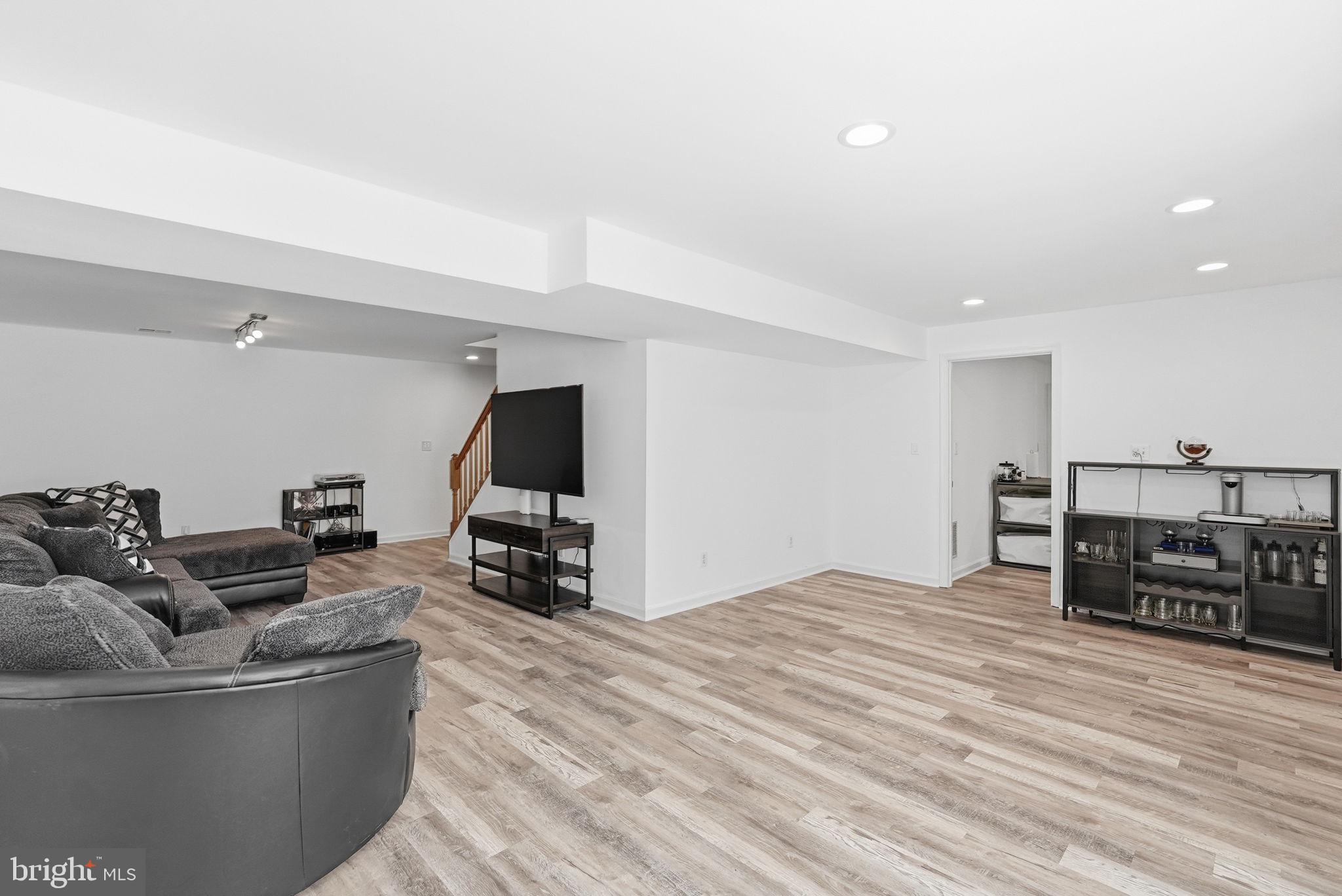 DAWSON LANDING - Residential