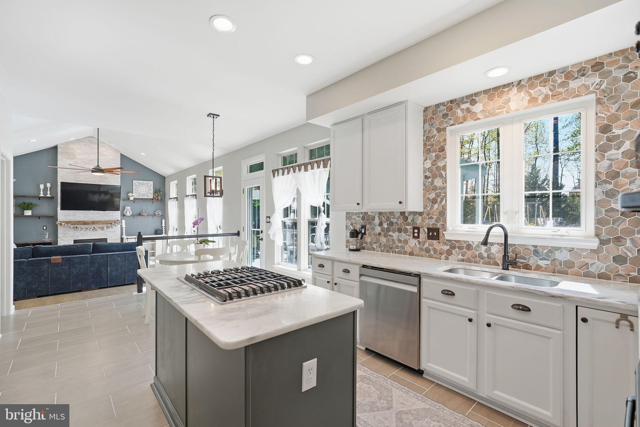 DAWSON LANDING - Residential