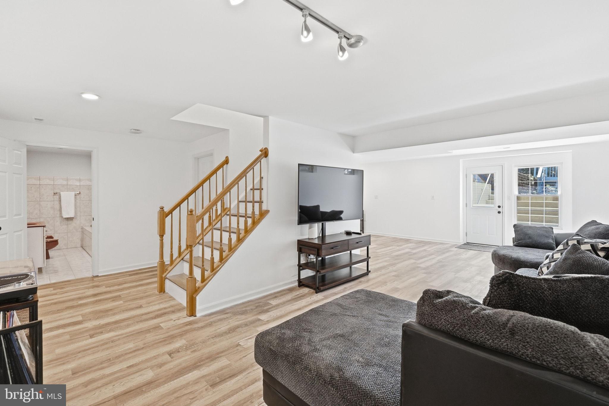 DAWSON LANDING - Residential