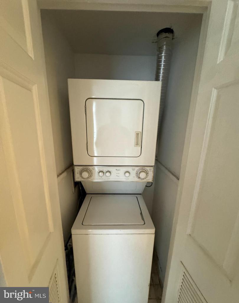 115 LEE STREET N BH404