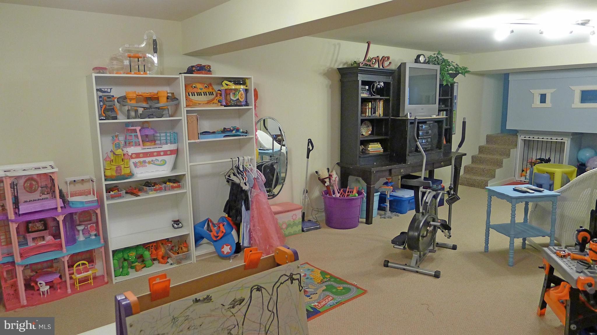 STONEBROOK VILLAGE - Residential