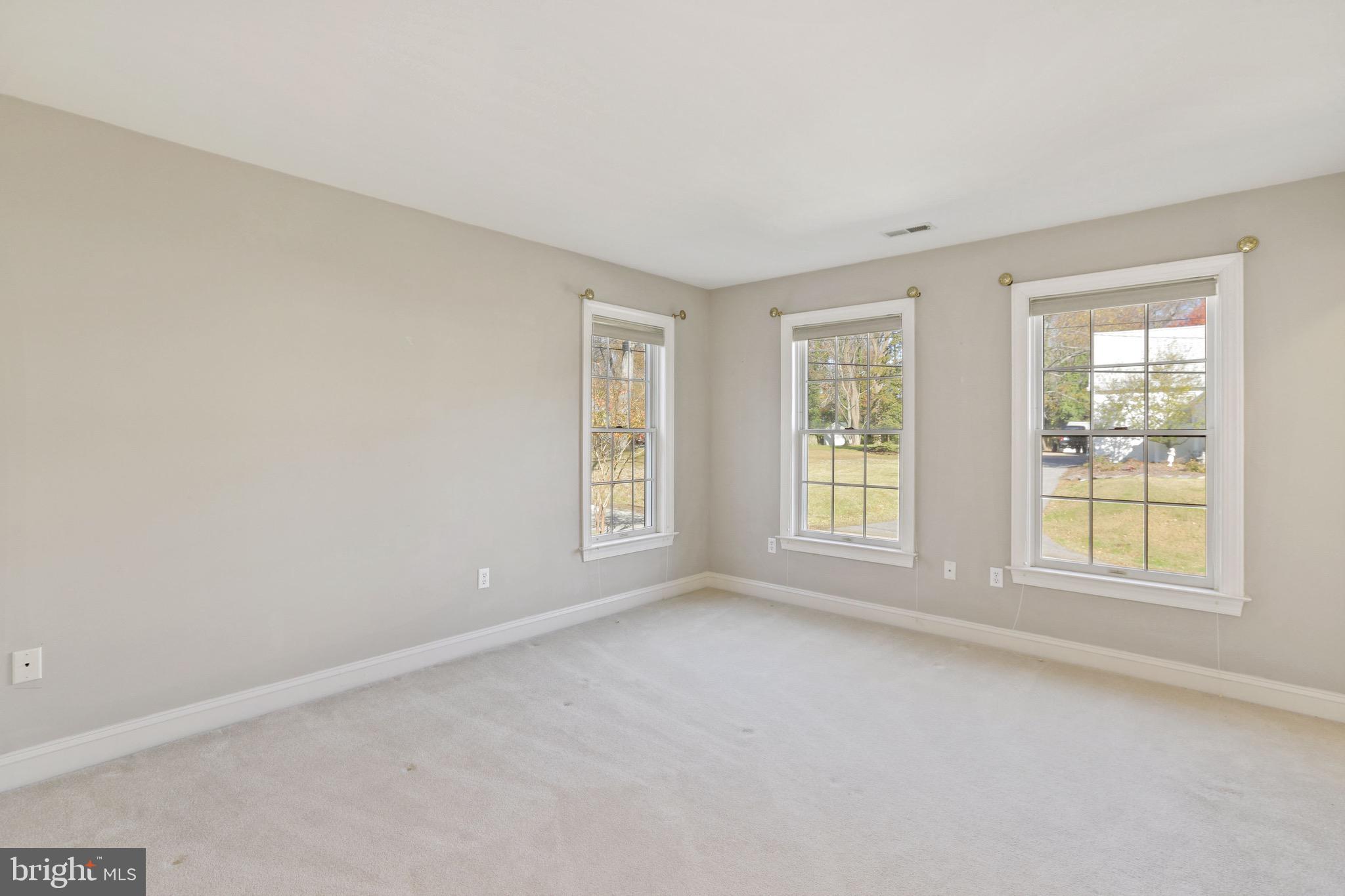 ANNAPOLIS ROADS - Residential