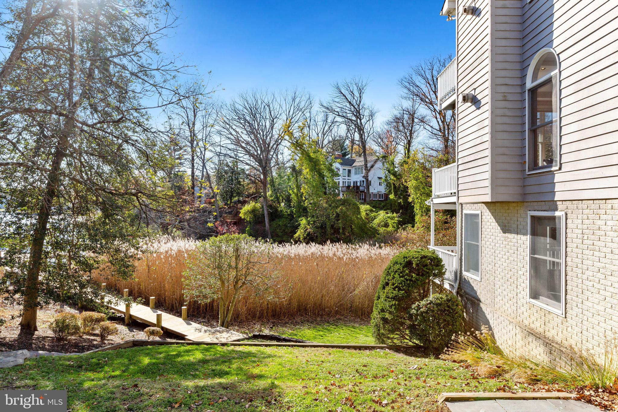 ANNAPOLIS ROADS - Residential