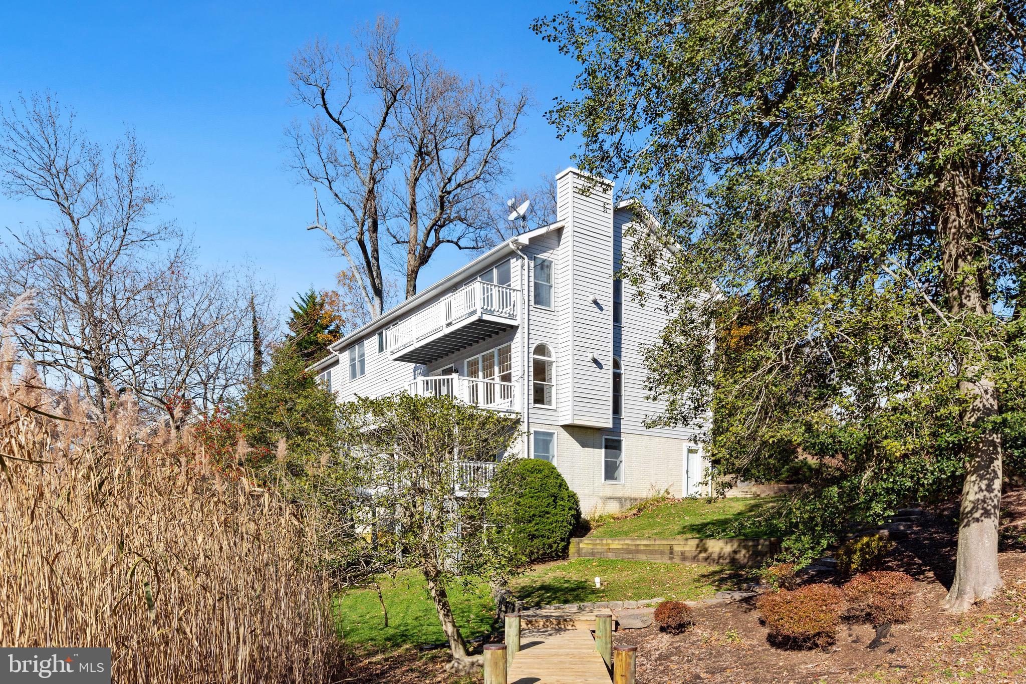 ANNAPOLIS ROADS - Residential