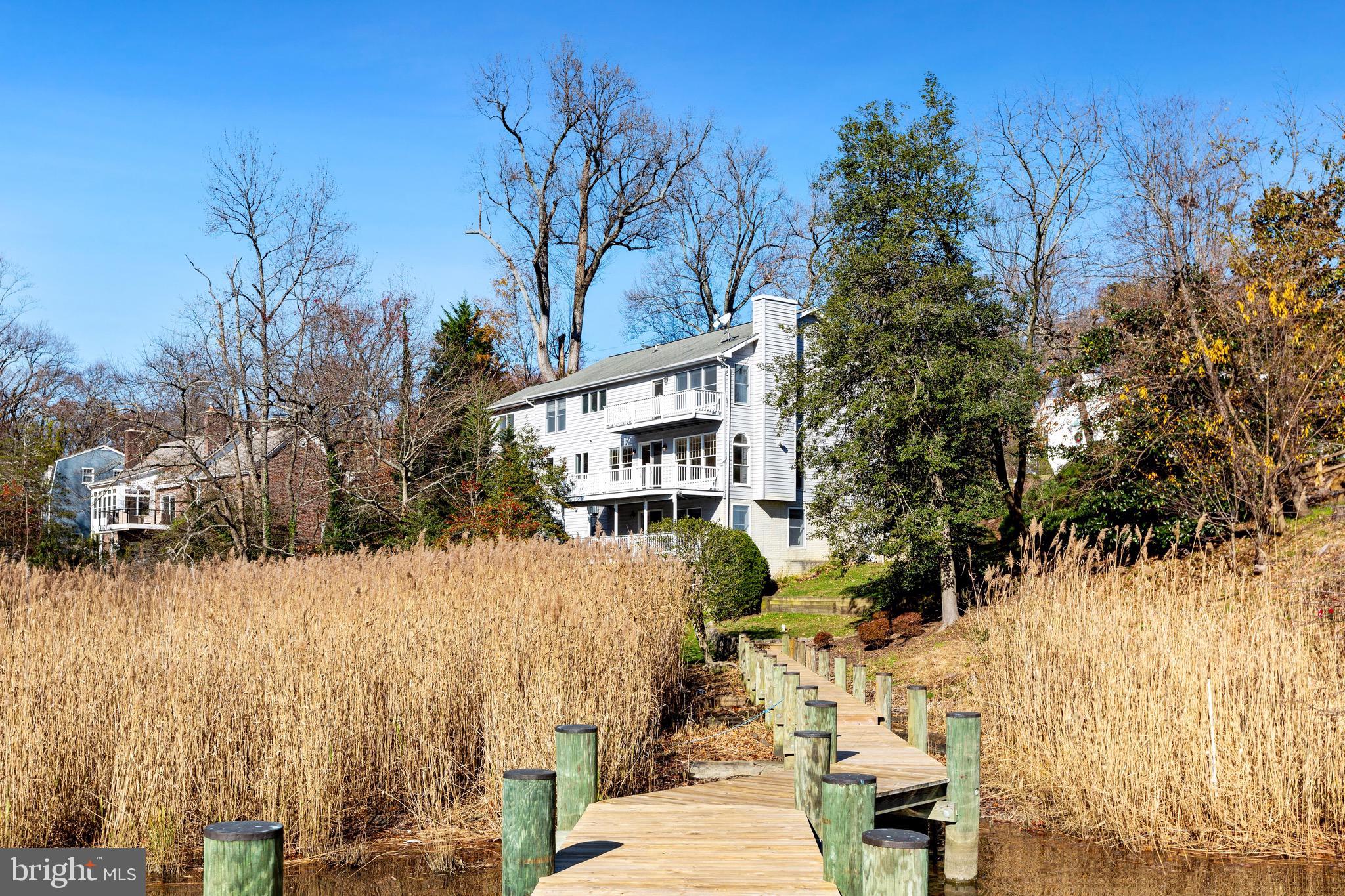 ANNAPOLIS ROADS - Residential