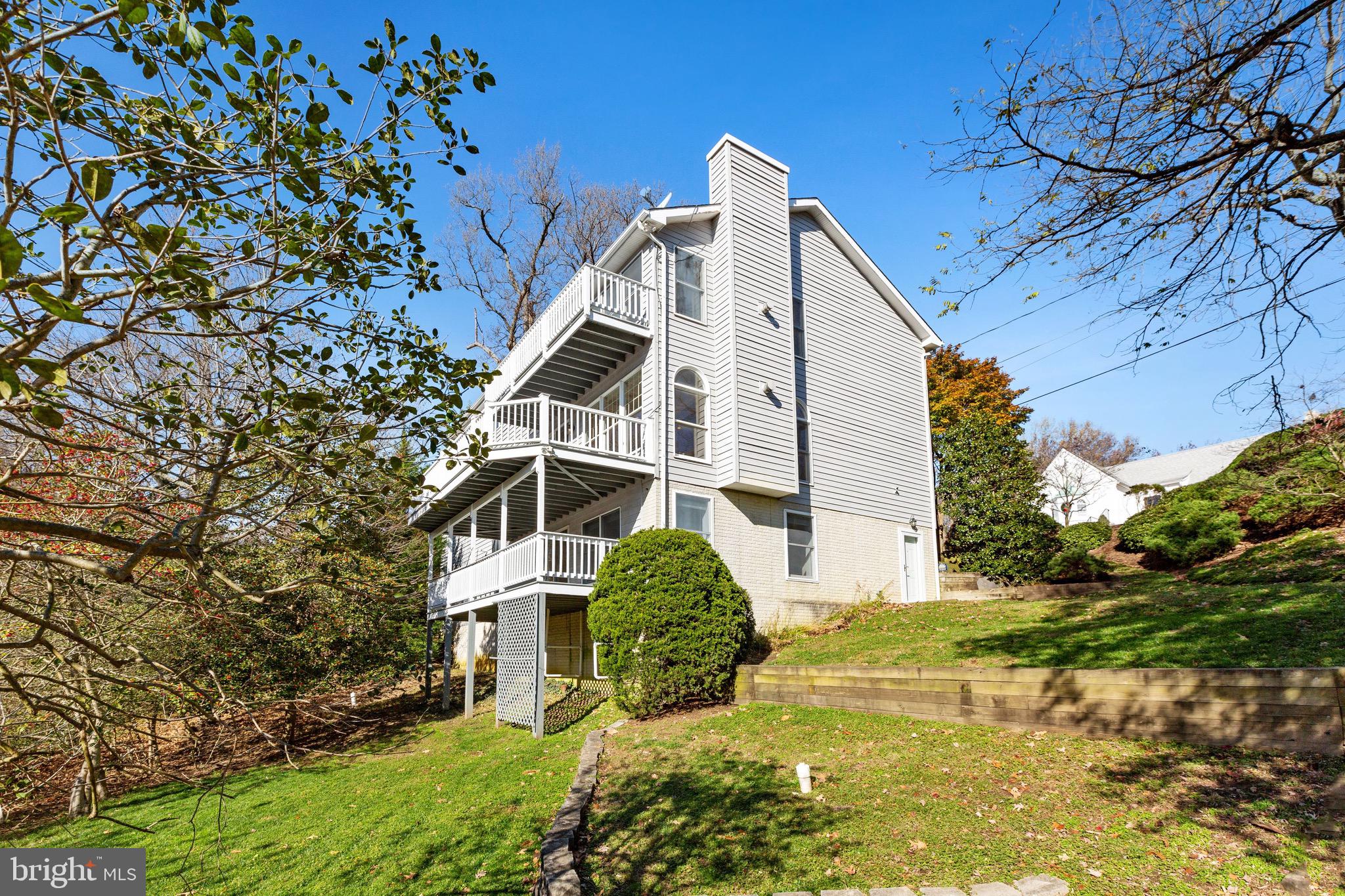 ANNAPOLIS ROADS - Residential