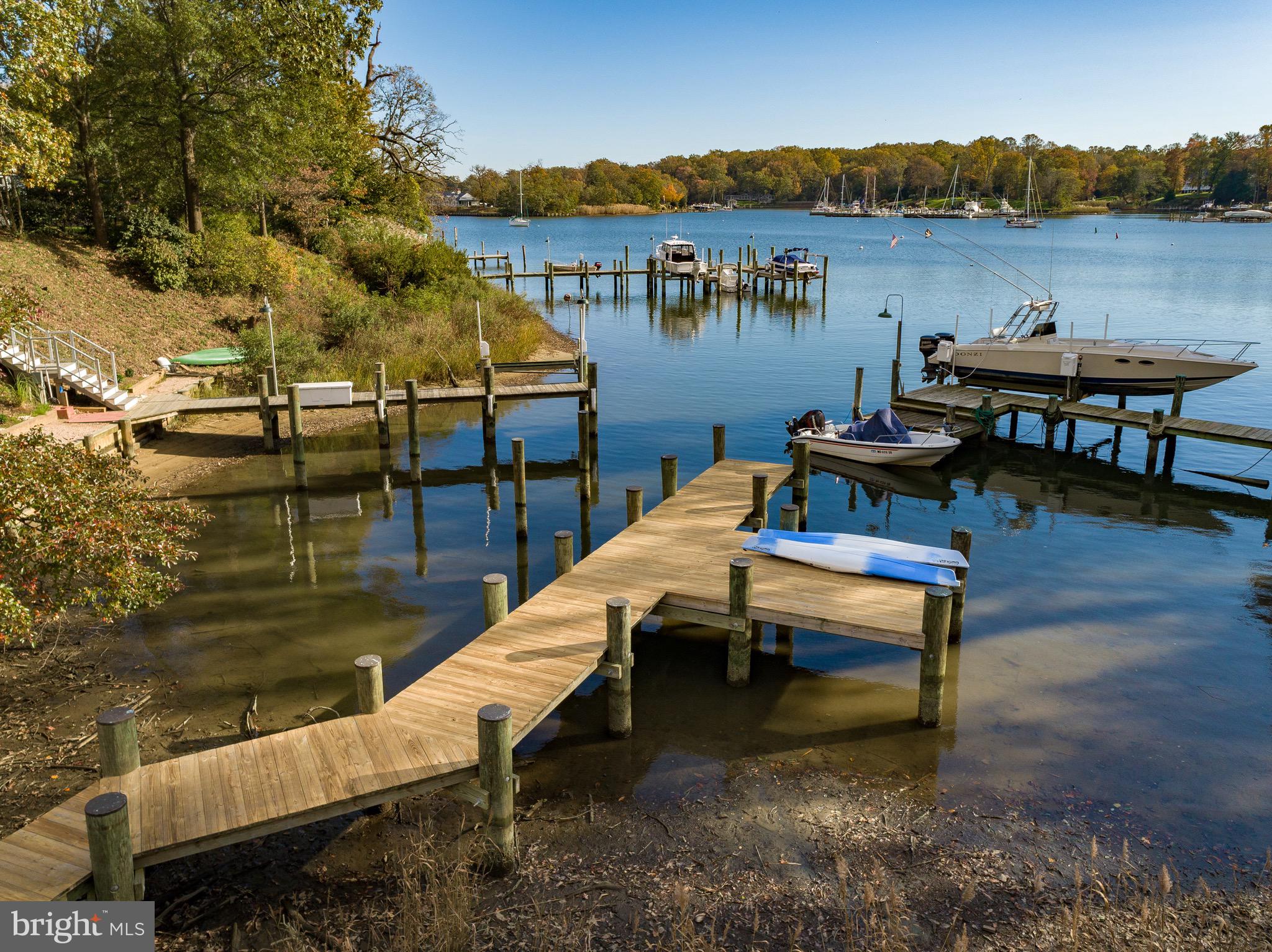 ANNAPOLIS ROADS - Residential