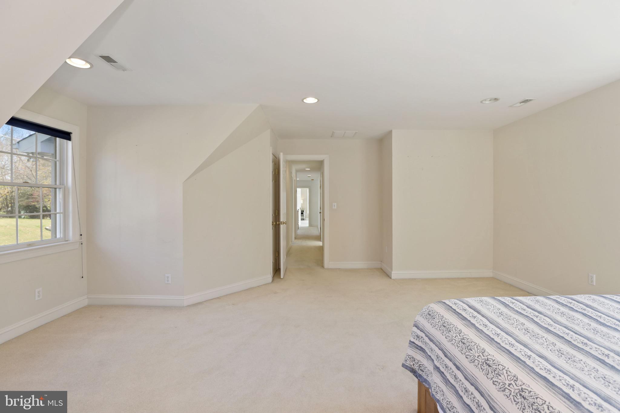 ANNAPOLIS ROADS - Residential