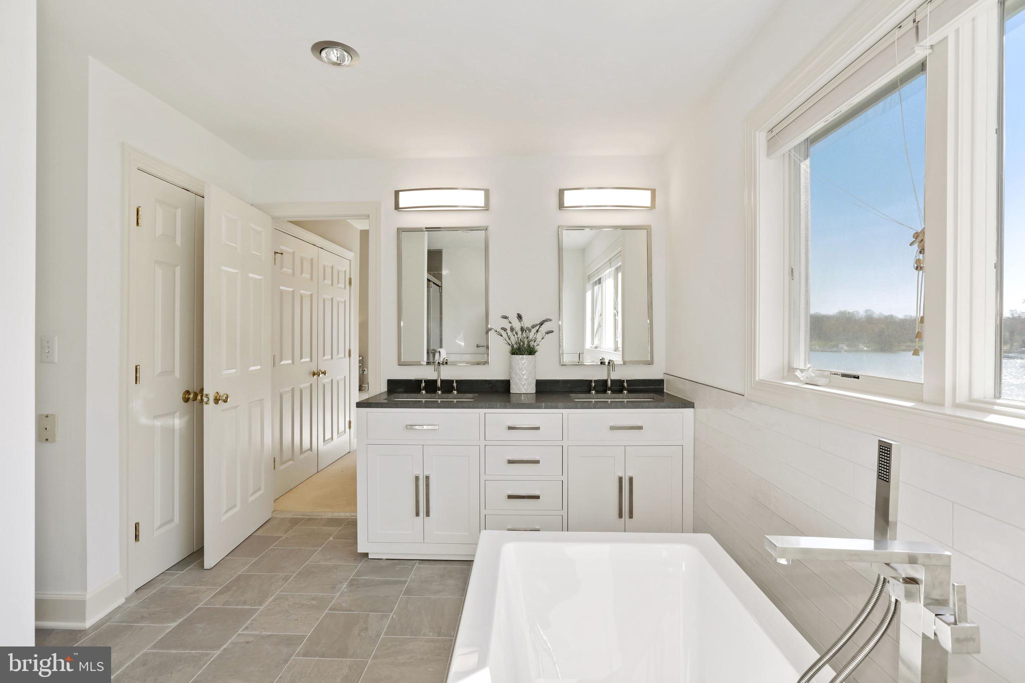 ANNAPOLIS ROADS - Residential