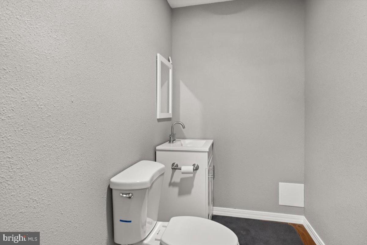 HIDDEN RIVER - Residential Lease