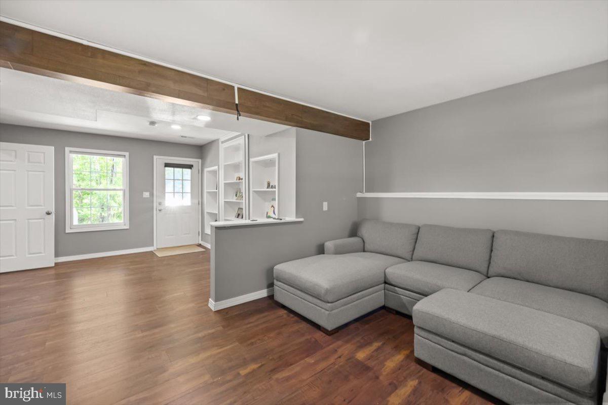 HIDDEN RIVER - Residential Lease