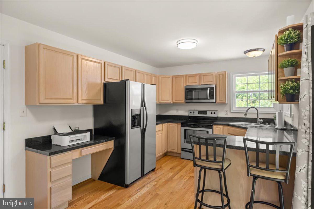 HIDDEN RIVER - Residential Lease