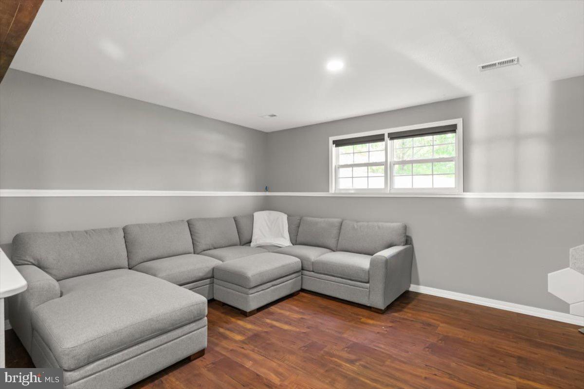 HIDDEN RIVER - Residential Lease