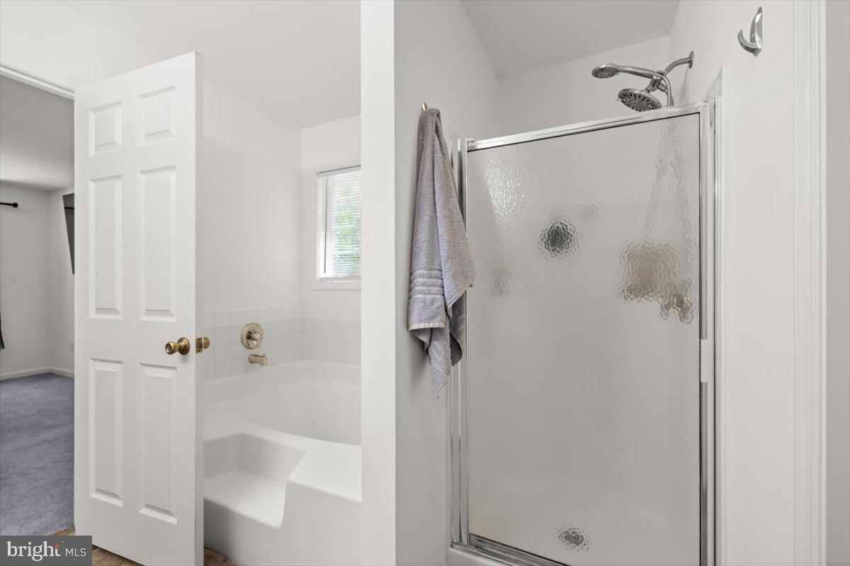 HIDDEN RIVER - Residential Lease