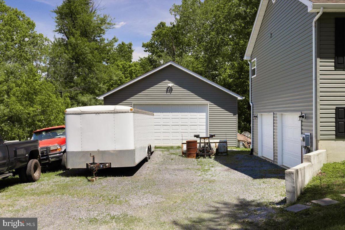 HIDDEN RIVER - Residential Lease