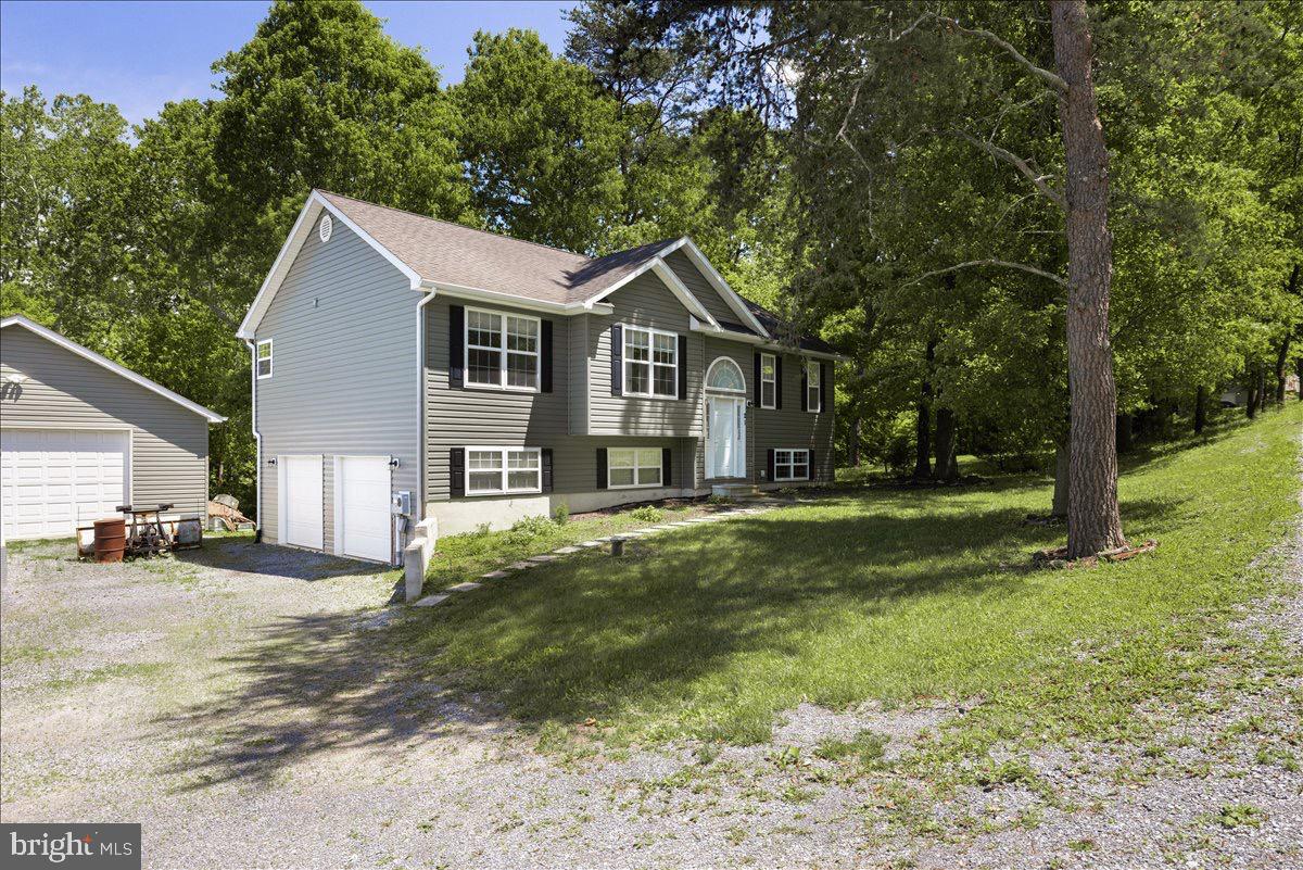 HIDDEN RIVER - Residential Lease