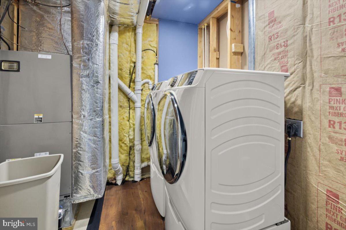 HIDDEN RIVER - Residential Lease