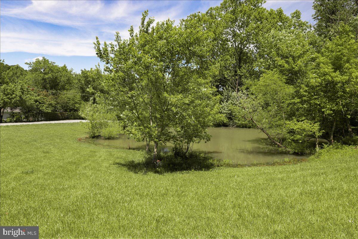 HIDDEN RIVER - Residential Lease