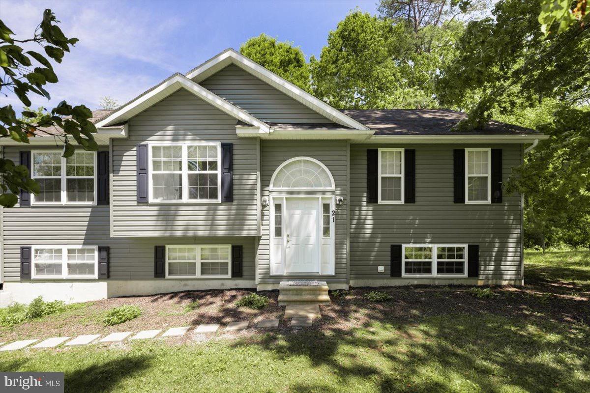 HIDDEN RIVER - Residential Lease