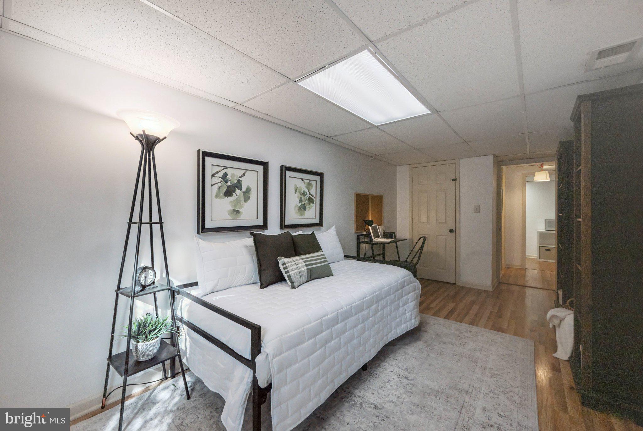 ROCK CREEK MANOR - Residential