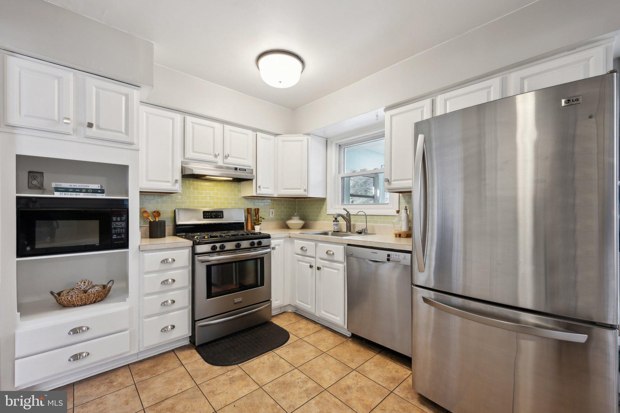 ROCK CREEK MANOR - Residential