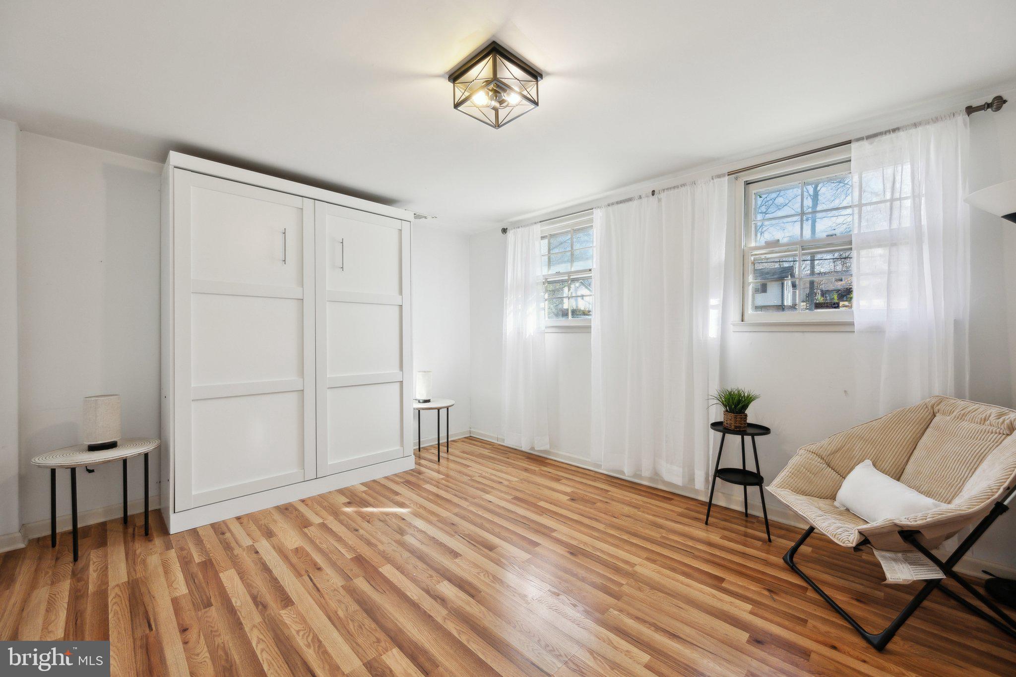 ROCK CREEK MANOR - Residential