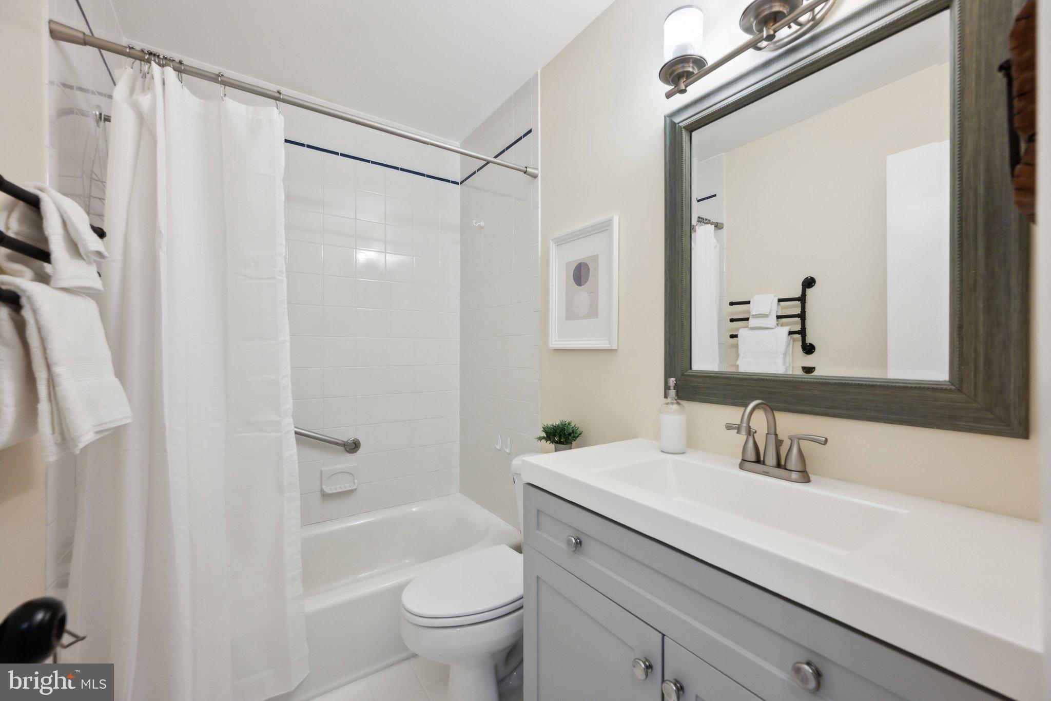 ROCK CREEK MANOR - Residential