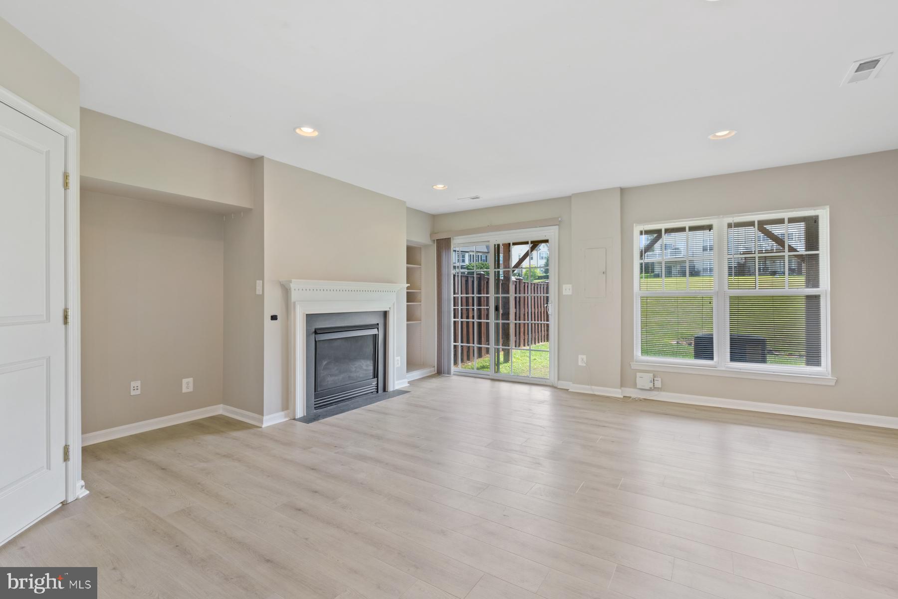 9147 RIBBON FALLS LOOP