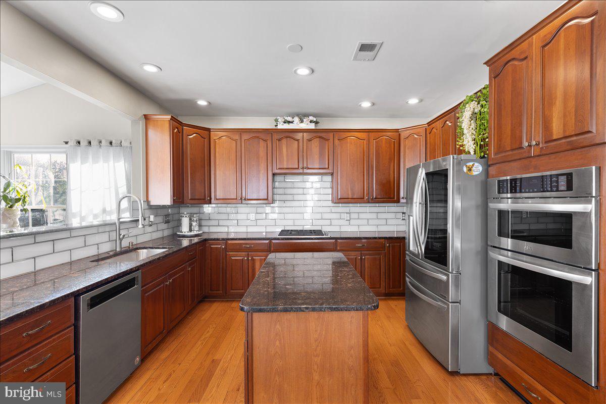 SOUTH RIDING - Residential