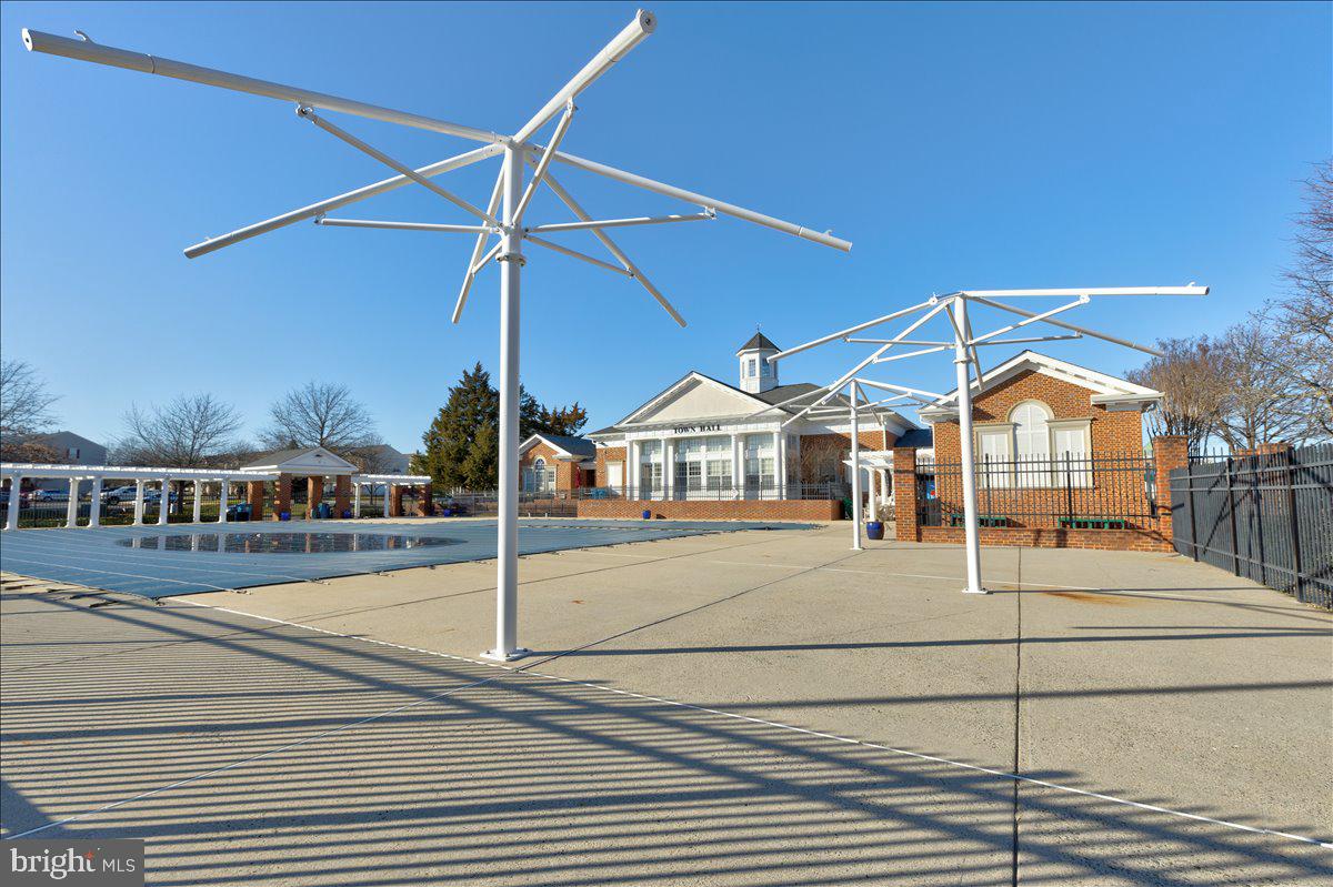 SOUTH RIDING - Residential