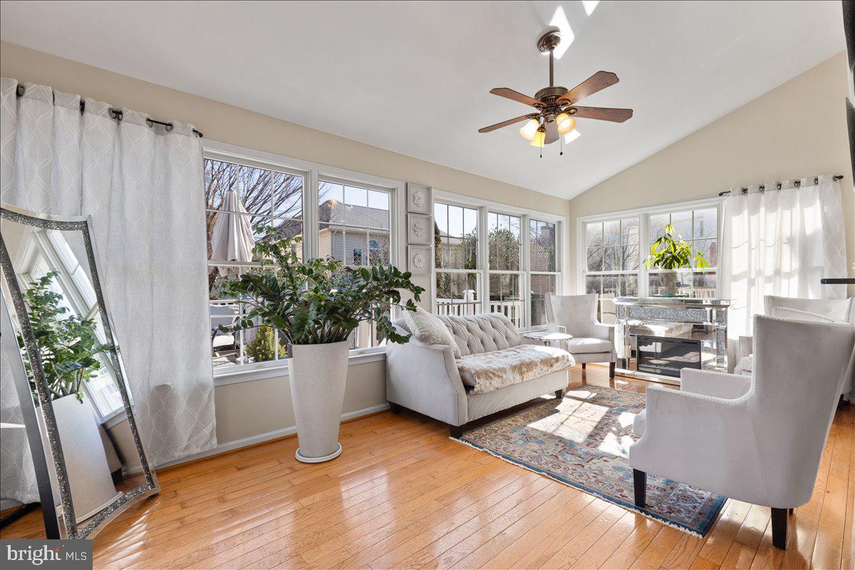 SOUTH RIDING - Residential