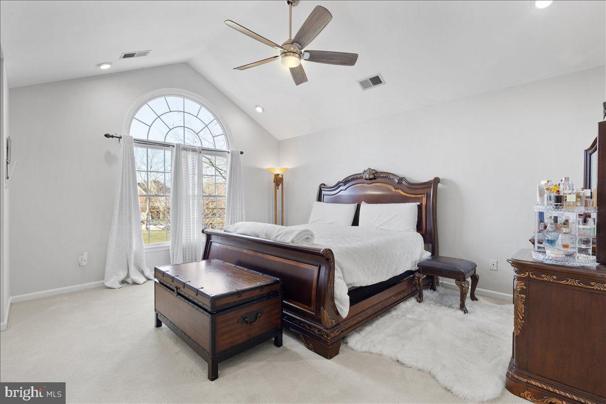 SOUTH RIDING - Residential