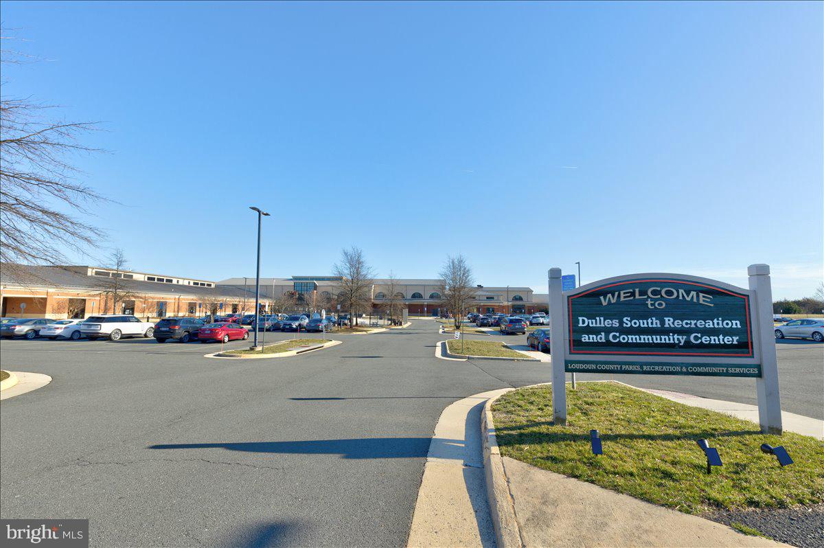 SOUTH RIDING - Residential