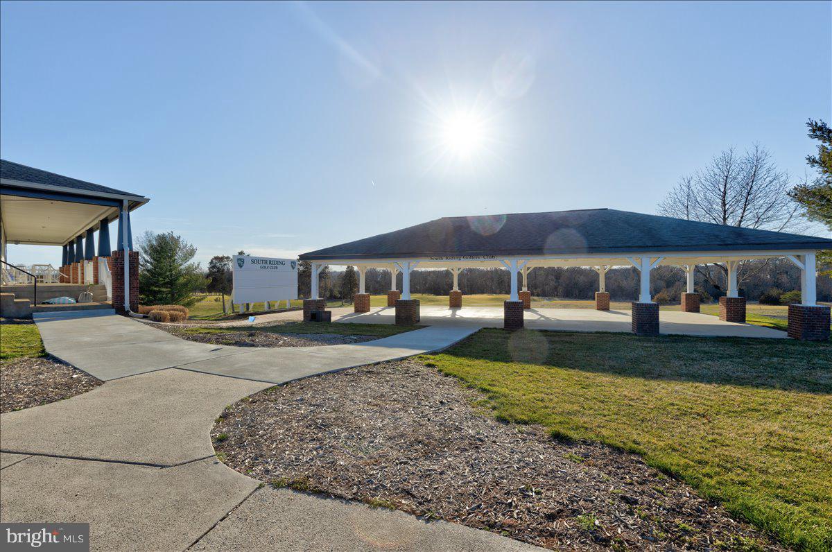 SOUTH RIDING - Residential