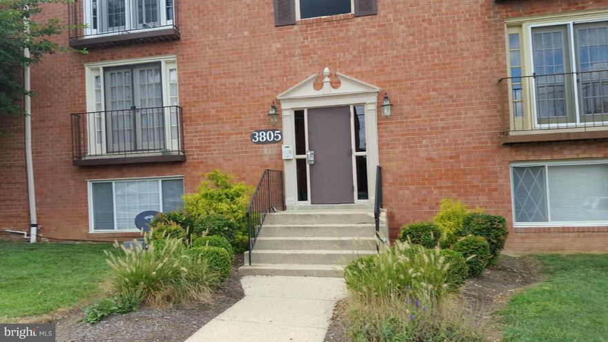 Renovated spacious 2 bdrm condo sec 8 and veterans welcome close to metro all utilities included