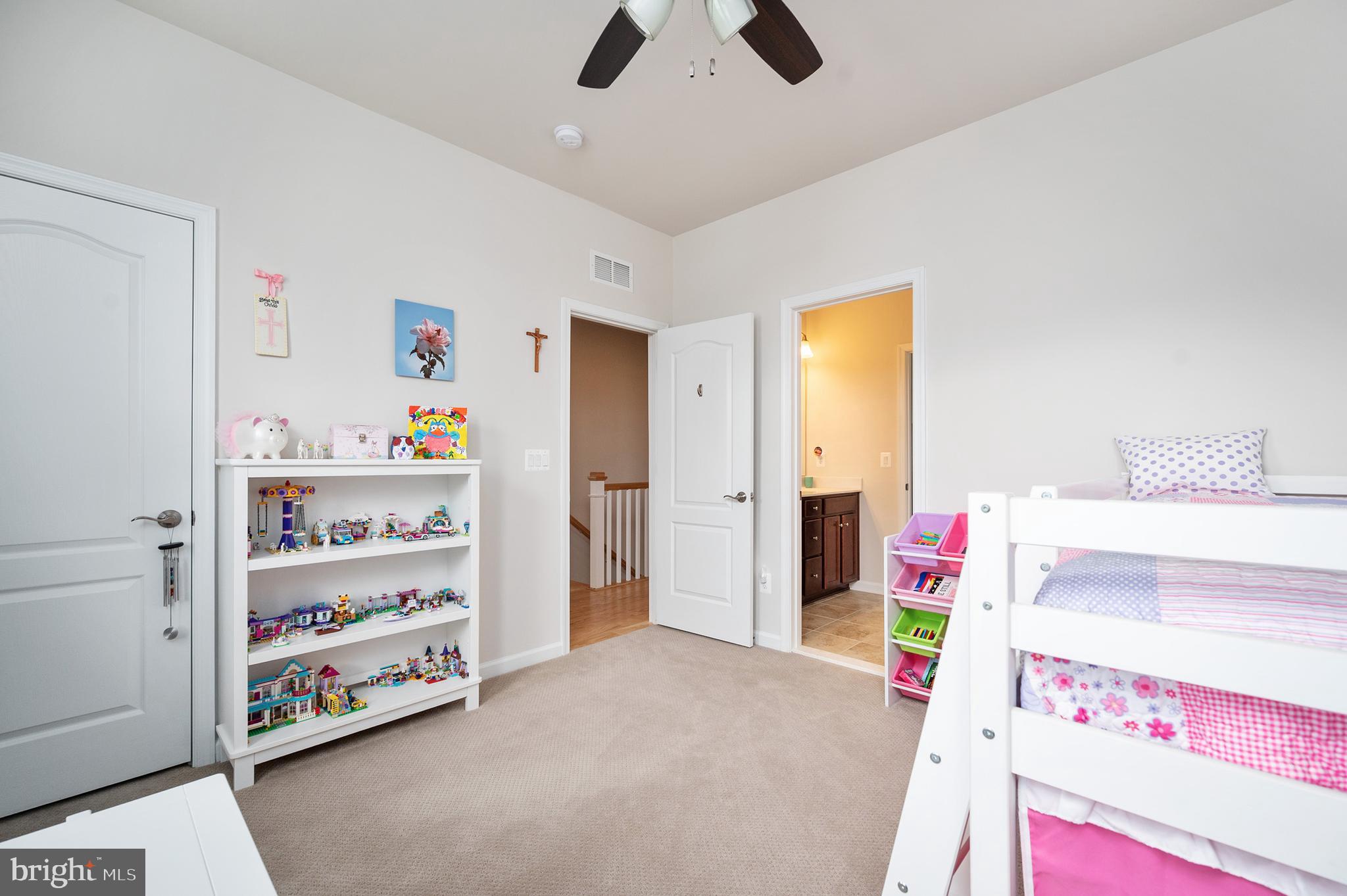 LIBERTY KNOLLS - Residential