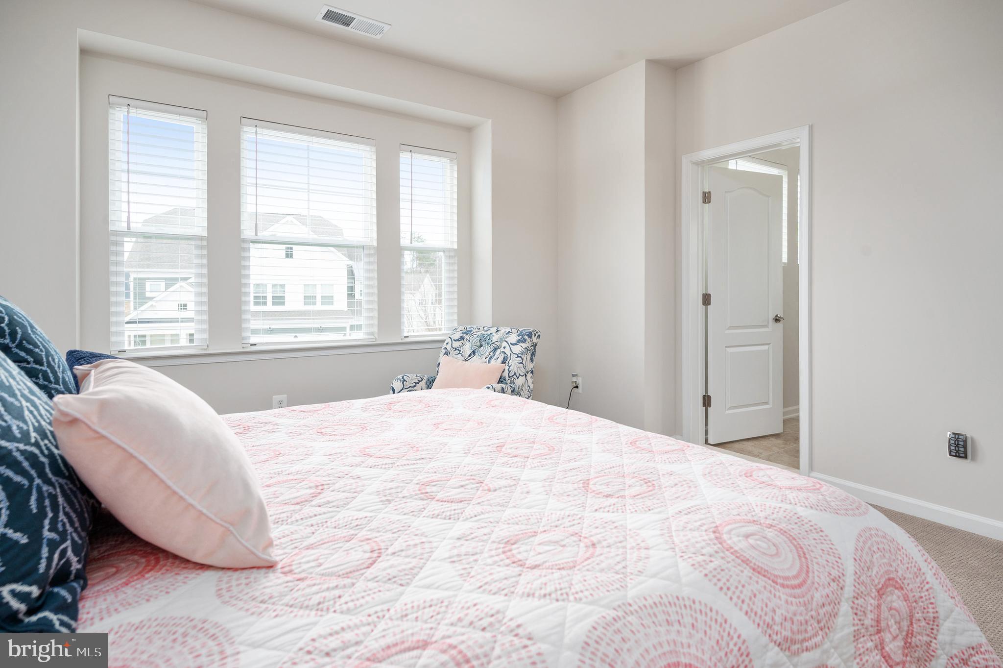 LIBERTY KNOLLS - Residential